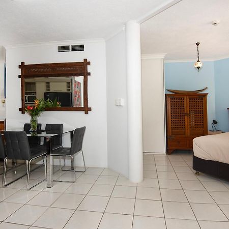 Golden Sands Beachfront Resort Yorkeys Knob Esterno foto