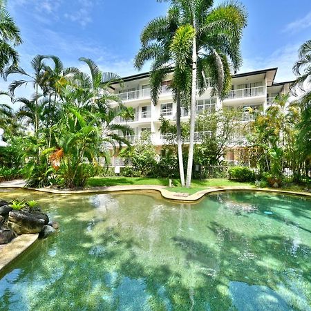 Golden Sands Beachfront Resort Yorkeys Knob Esterno foto