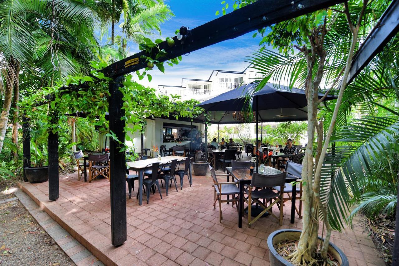 Golden Sands Beachfront Resort Yorkeys Knob Esterno foto