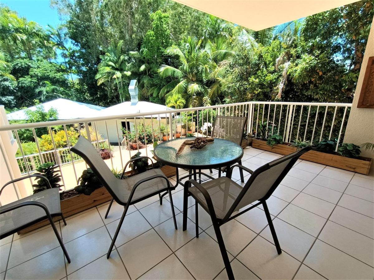 Golden Sands Beachfront Resort Yorkeys Knob Esterno foto