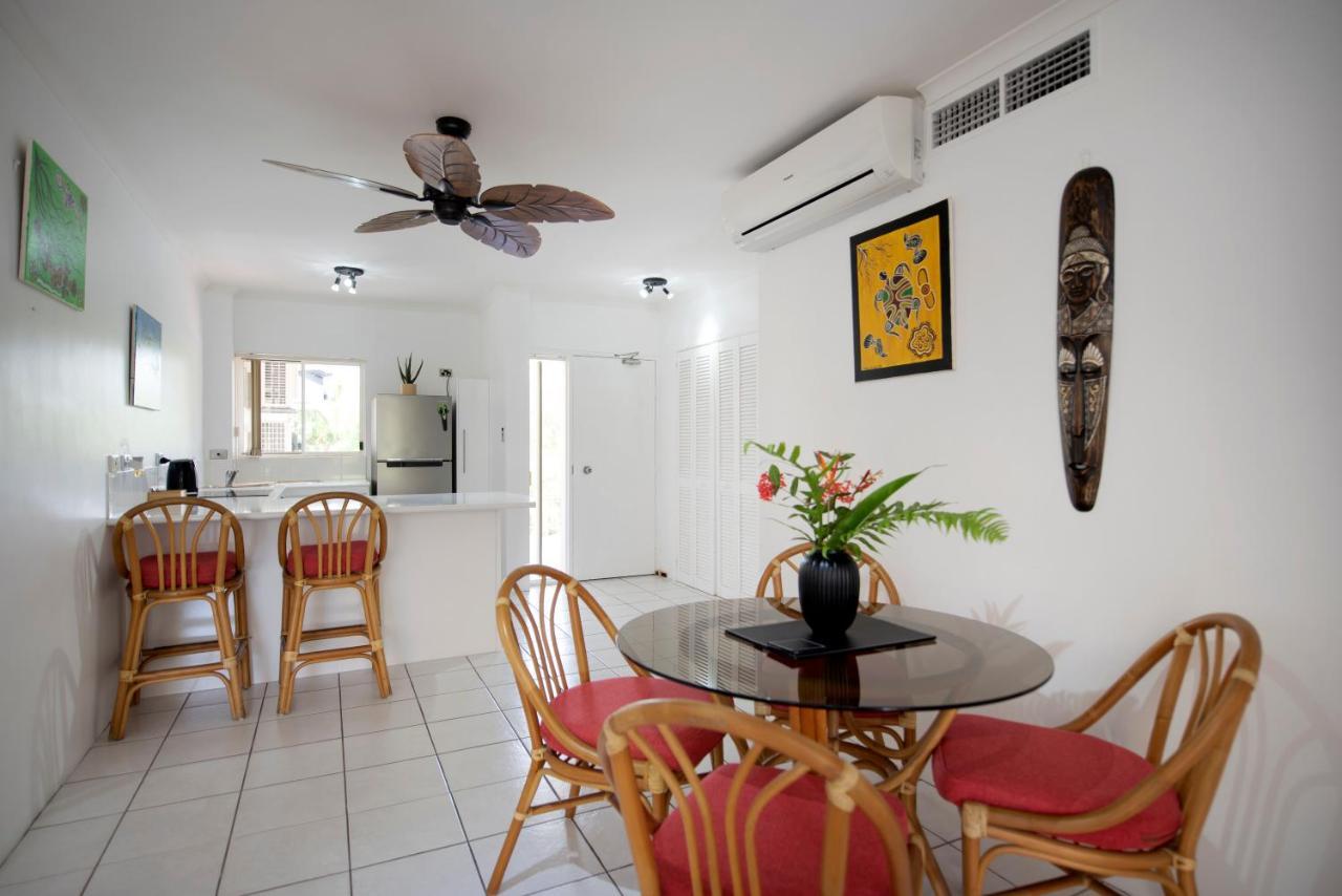 Golden Sands Beachfront Resort Yorkeys Knob Esterno foto