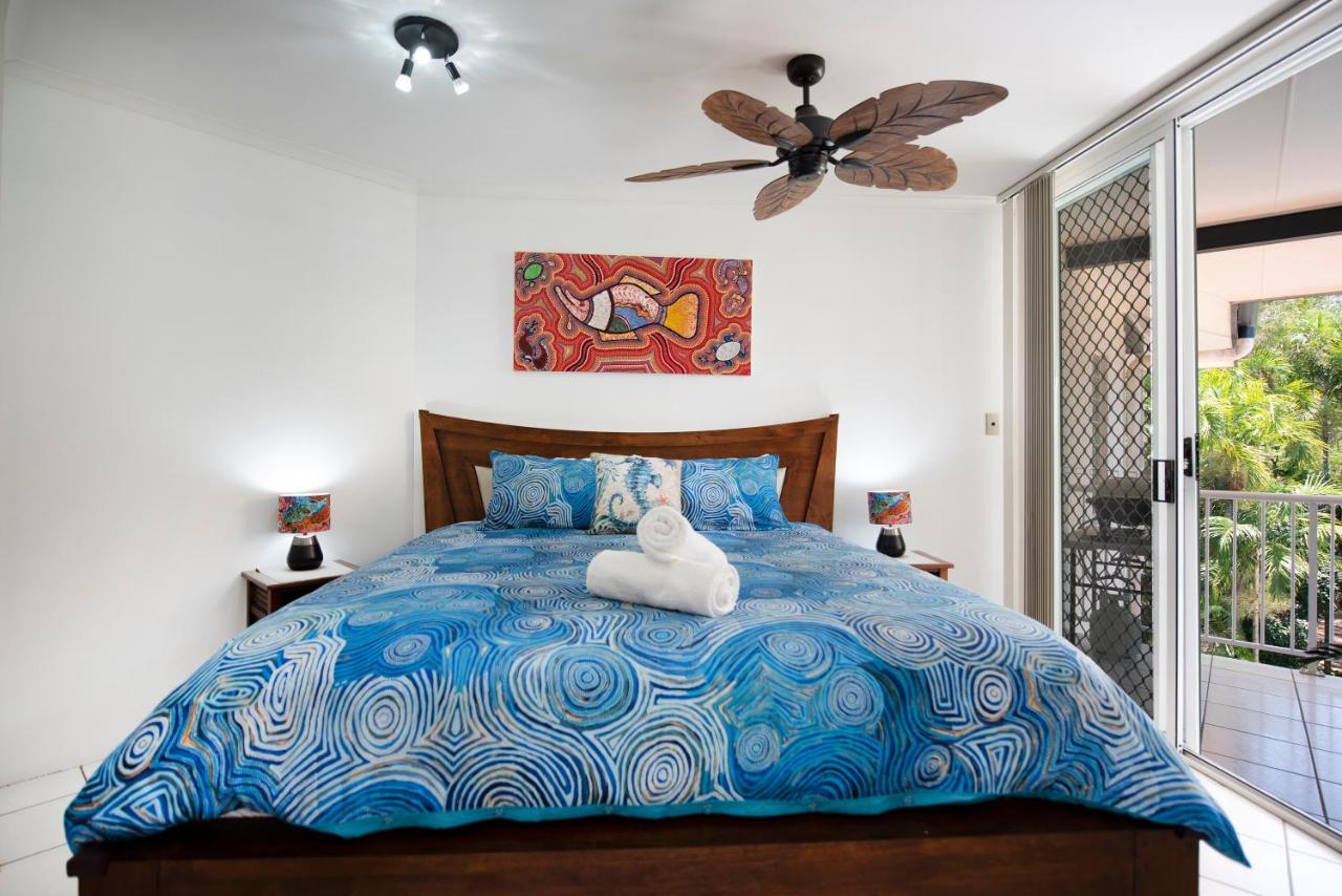 Golden Sands Beachfront Resort Yorkeys Knob Esterno foto