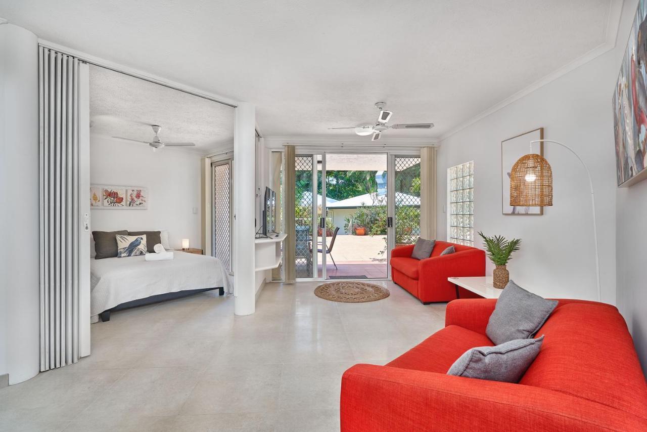 Golden Sands Beachfront Resort Yorkeys Knob Esterno foto