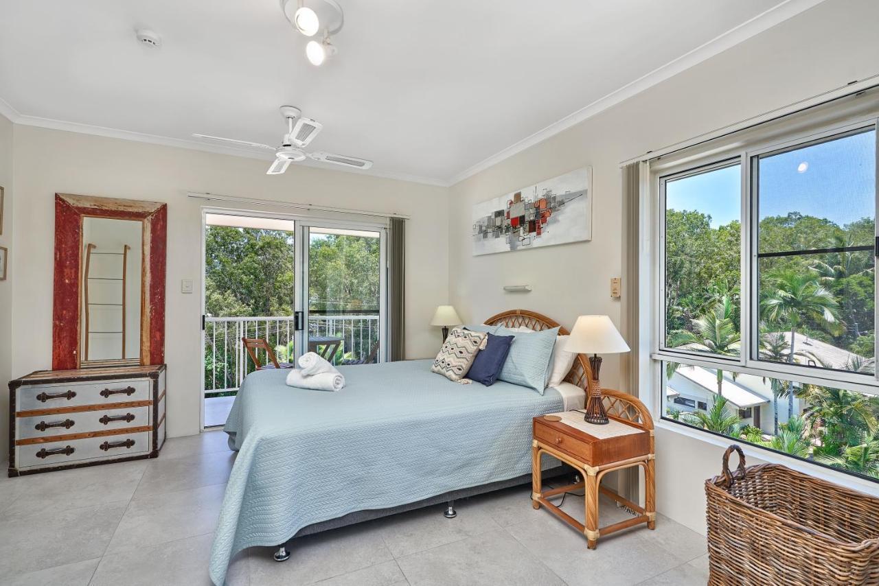 Golden Sands Beachfront Resort Yorkeys Knob Esterno foto